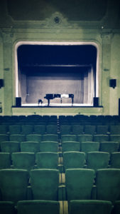 Il teatro del Popolo (Gallarate) ospiterà il concerto I tre Mozart, Olga Zderenko e Marcello Pennuto(pianisti) saranno accompagnati dall'Orchestra Filarmonica Europea